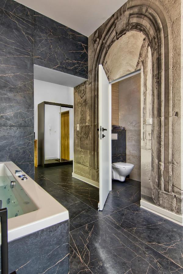 Apartament Czarny Z Jacuzzi Krakow Exterior photo