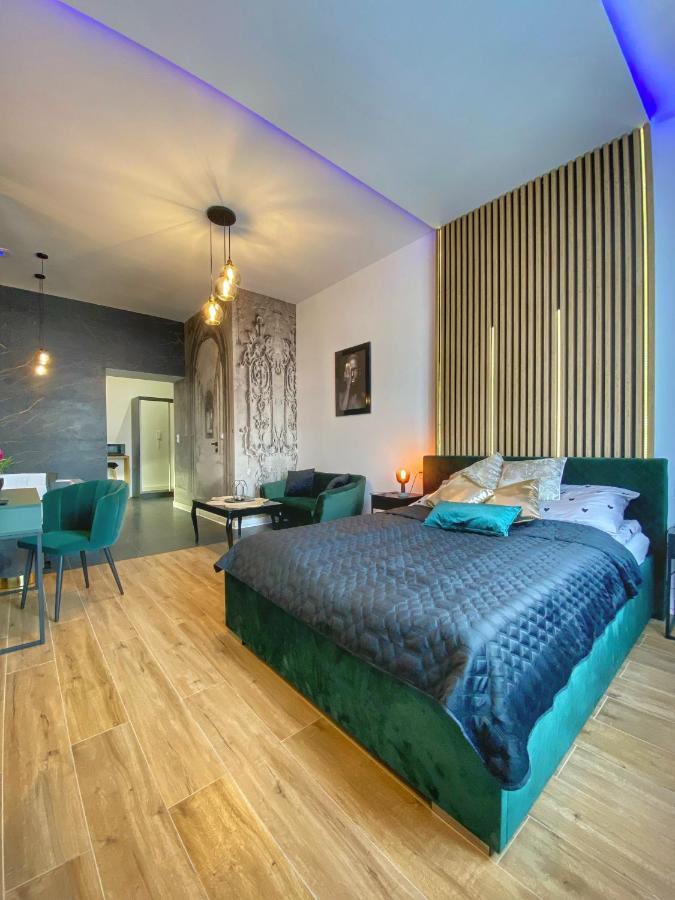 Apartament Czarny Z Jacuzzi Krakow Exterior photo