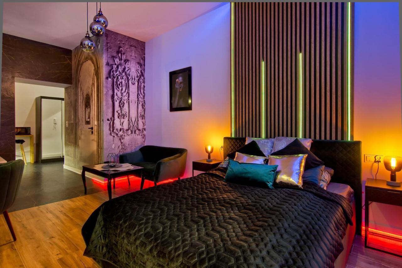 Apartament Czarny Z Jacuzzi Krakow Exterior photo