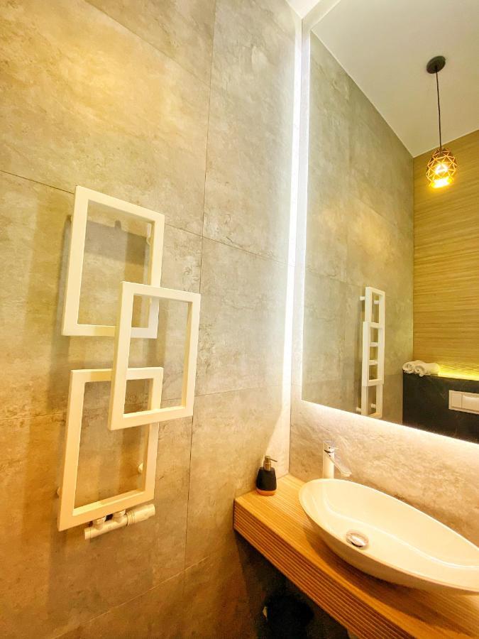 Apartament Czarny Z Jacuzzi Krakow Exterior photo